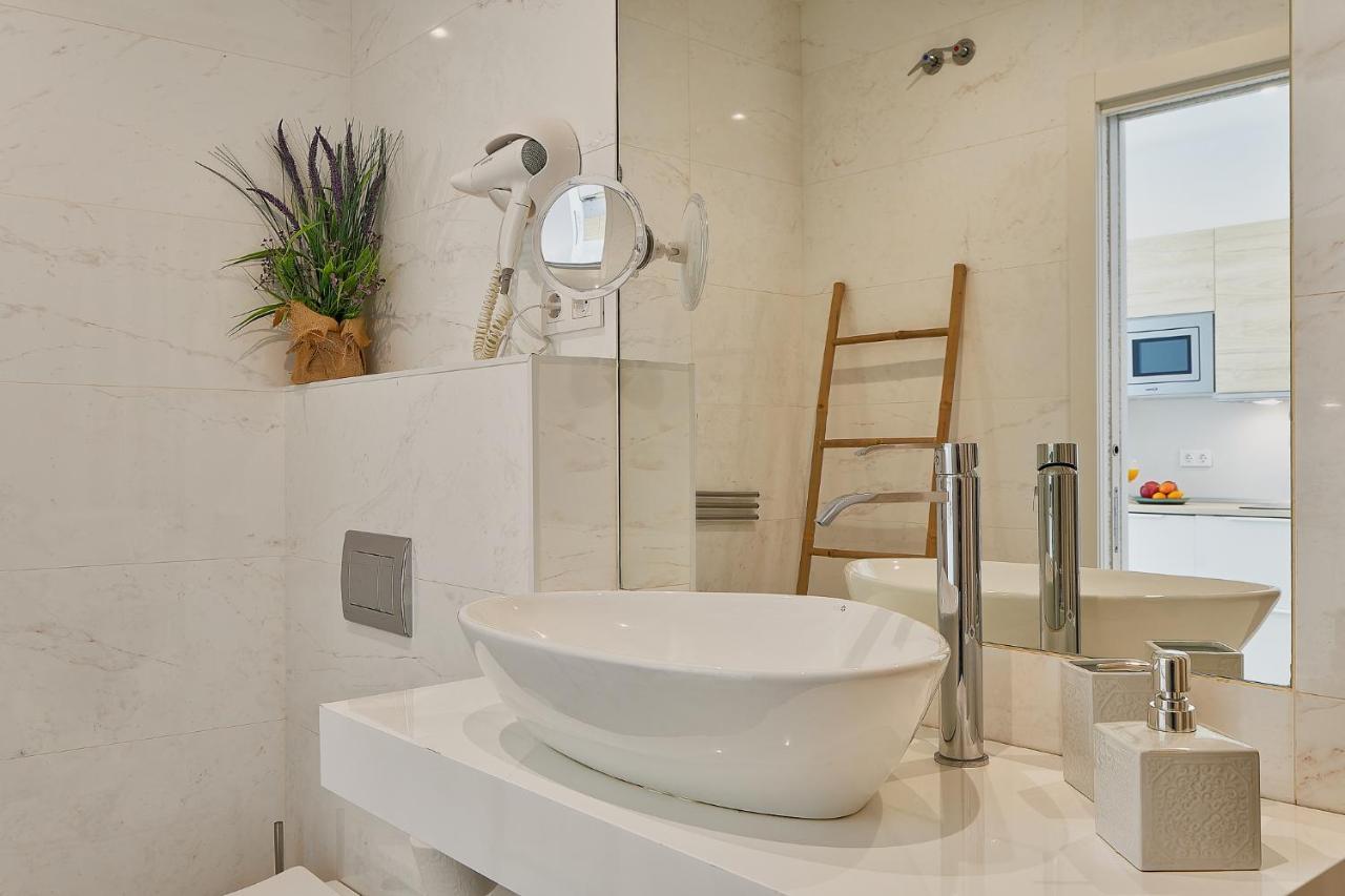 Suite Deluxe Face Mer Apart مالقة المظهر الخارجي الصورة